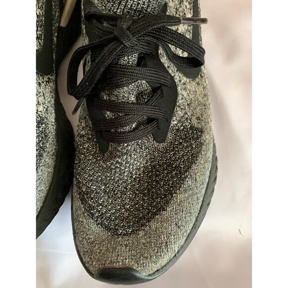 Nike Epic React Fly Knit Women's 8.5 Gray with Black Sneakers - Picture 9 of 10